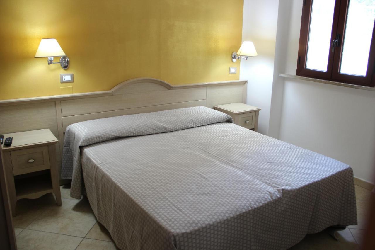 B&B Marina Sleep And Ship Rodi Garganico Exterior photo