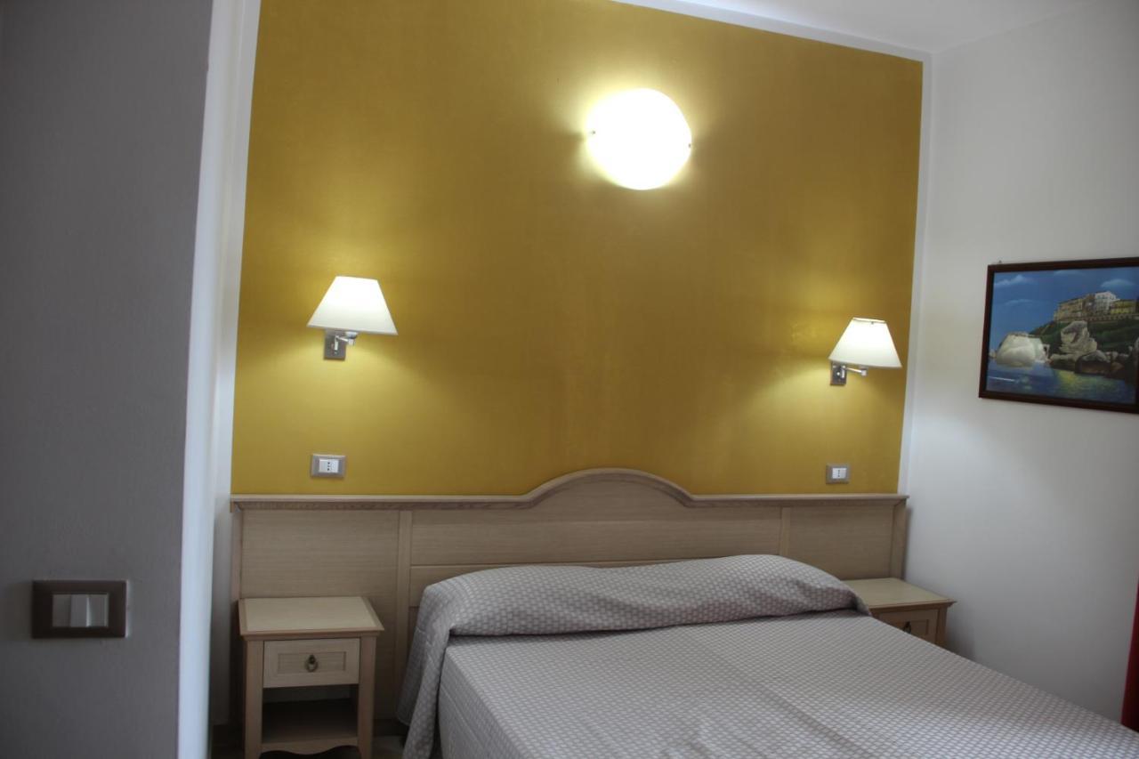 B&B Marina Sleep And Ship Rodi Garganico Exterior photo