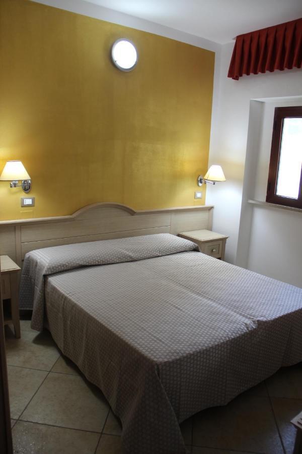 B&B Marina Sleep And Ship Rodi Garganico Exterior photo