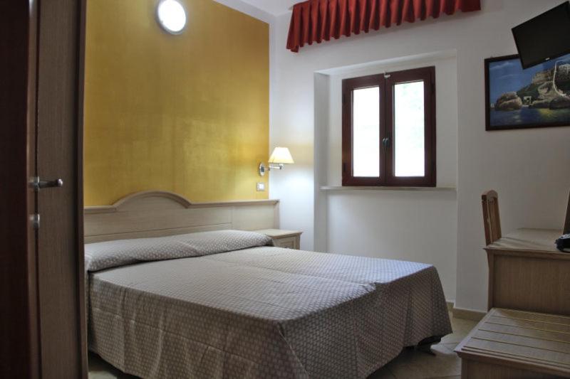 B&B Marina Sleep And Ship Rodi Garganico Exterior photo