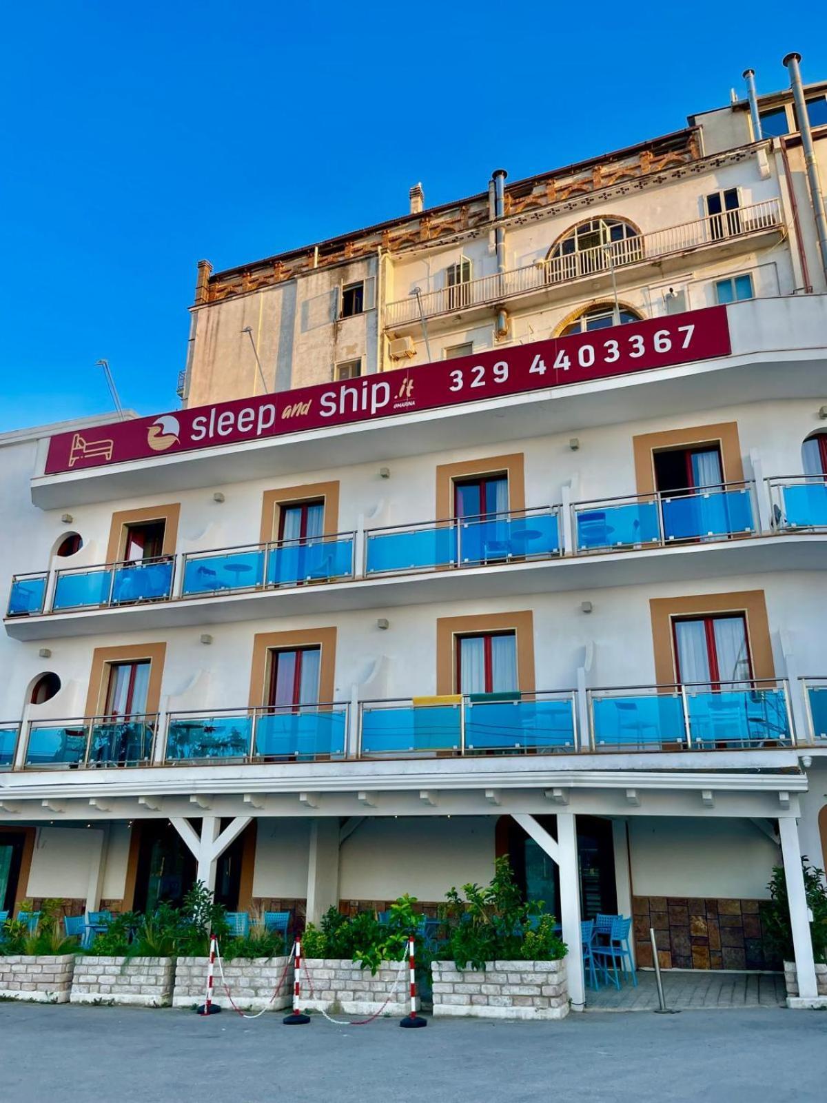 B&B Marina Sleep And Ship Rodi Garganico Exterior photo