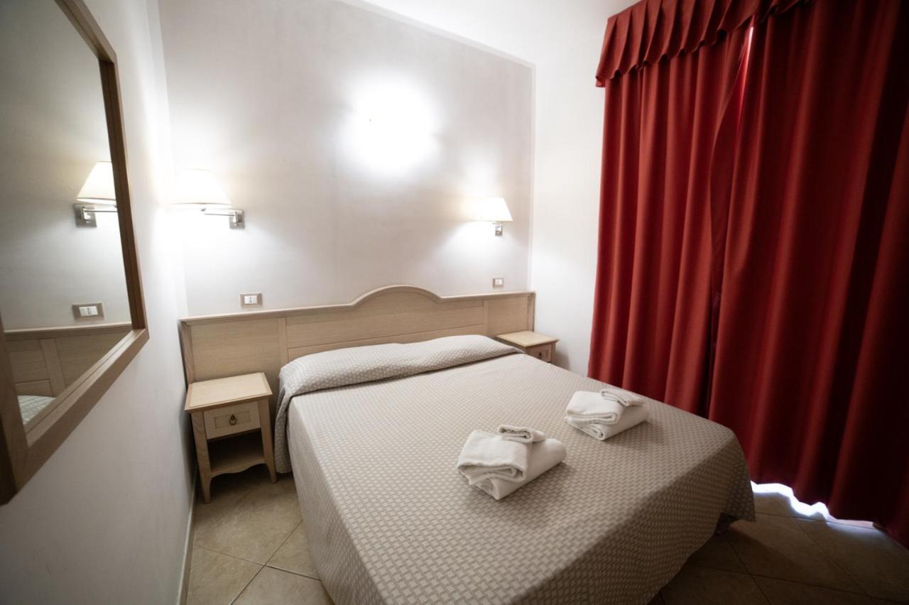 B&B Marina Sleep And Ship Rodi Garganico Exterior photo