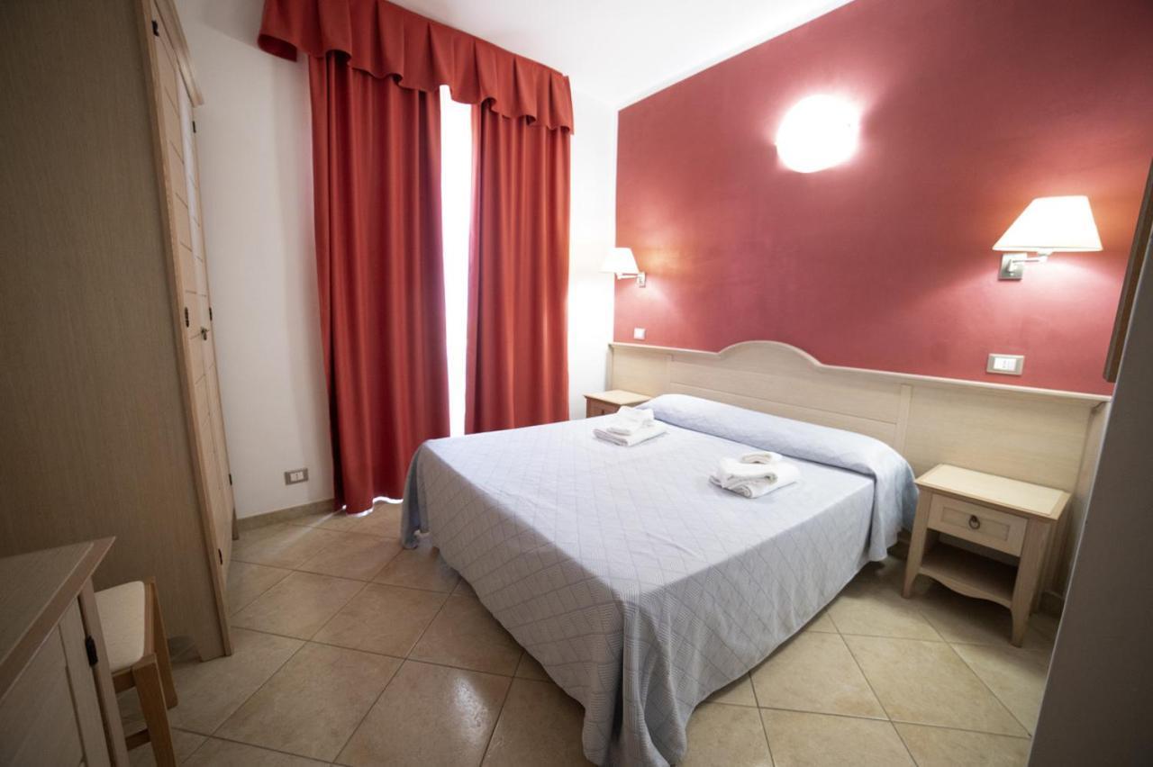 B&B Marina Sleep And Ship Rodi Garganico Exterior photo